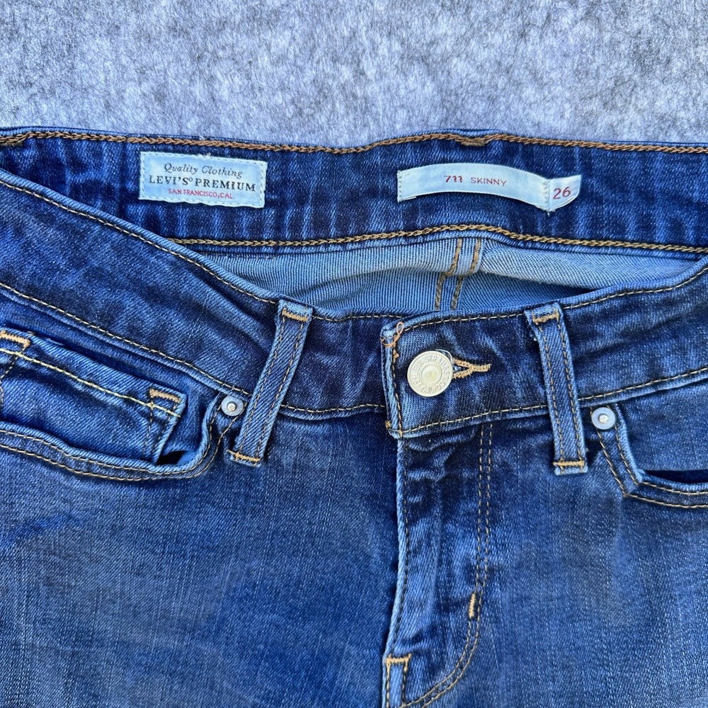 Levis Premium 711 Skinny Jeans Dark Wash Indigo Blue Denim Size 26 x 32 - Picture 5 of 16